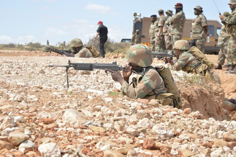 Intentaron despojar de parte de sus salarios a militares sudafricanos en cursos de formación en Cuba