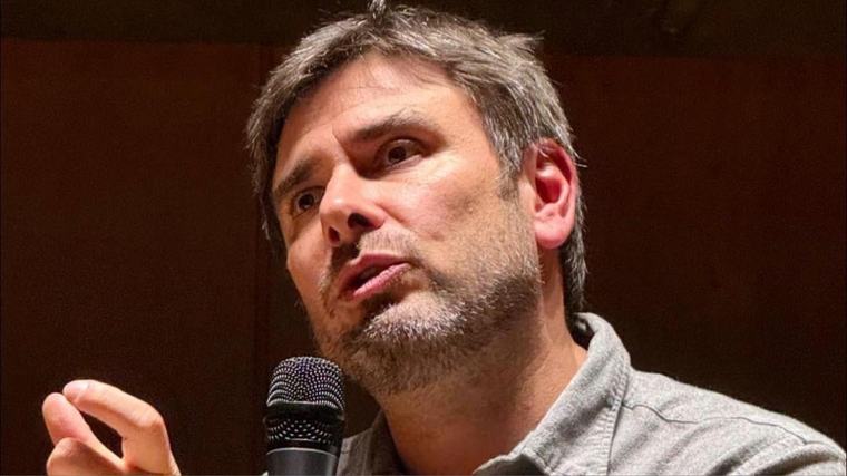 Una cirugía en Cuba obliga a posponer la repatriación del político italiano Alessandro Di Battista