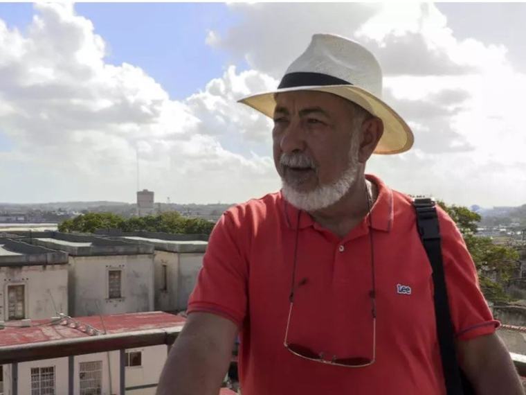 Leonardo Padura, escritor cubano, ganó el Premio Liber 2026: “Es doblemente satisfactorio”