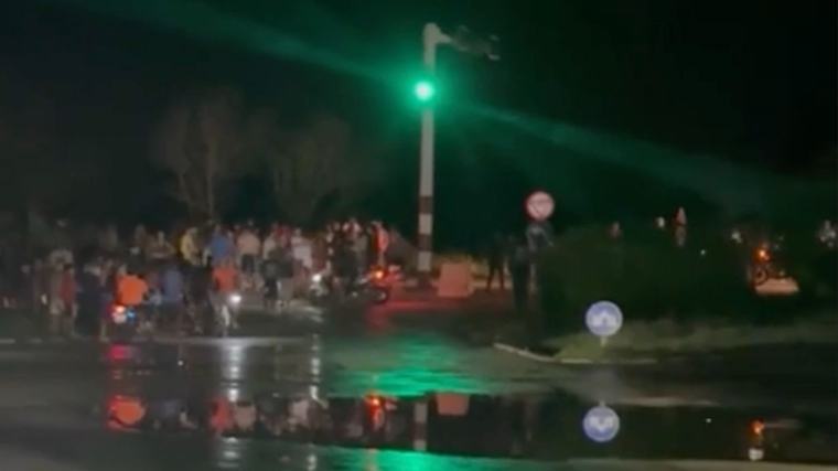 La Policía interviene con una decena de patrullas para disolver una protesta en el barrio habanero de Fontanar