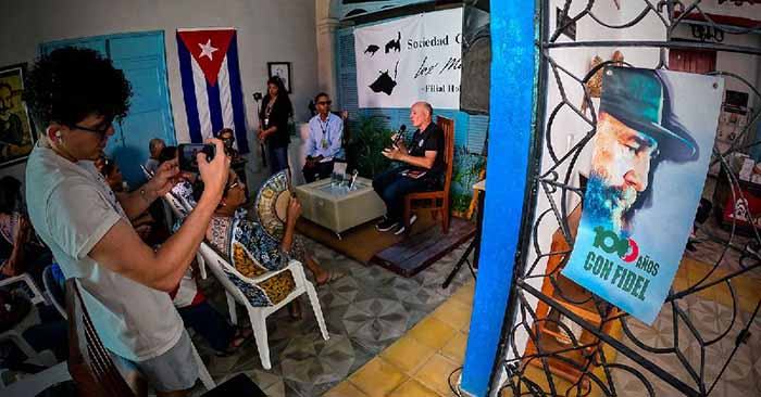 Presentan en Holguín libro sobre Fidel y la industria editorial
